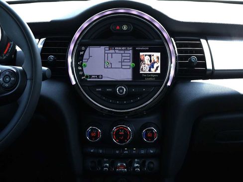 Used 2020 MINI Cooper 4-Door Hardtop FWD image 16