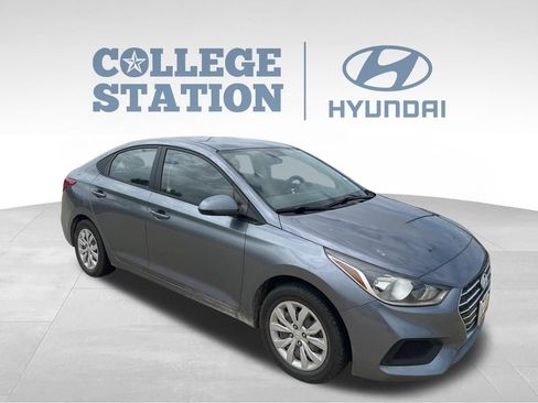 Used 2019 Hyundai Accent SE FWD image 3