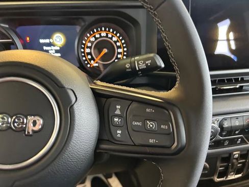 New 2025 Jeep Gladiator Sport w/ Premium Package image 16