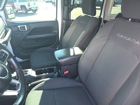 Used 2018 Jeep Wrangler Unlimited Sahara image 10