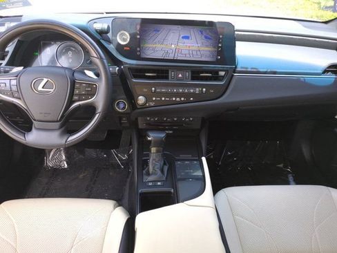 Certified 2022 Lexus ES 300h Ultra Luxury w/ Accessory Package 2 FWD image 14