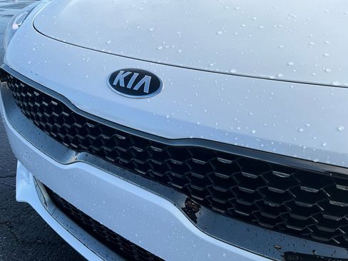 Used 2021 Kia Stinger GT image 18