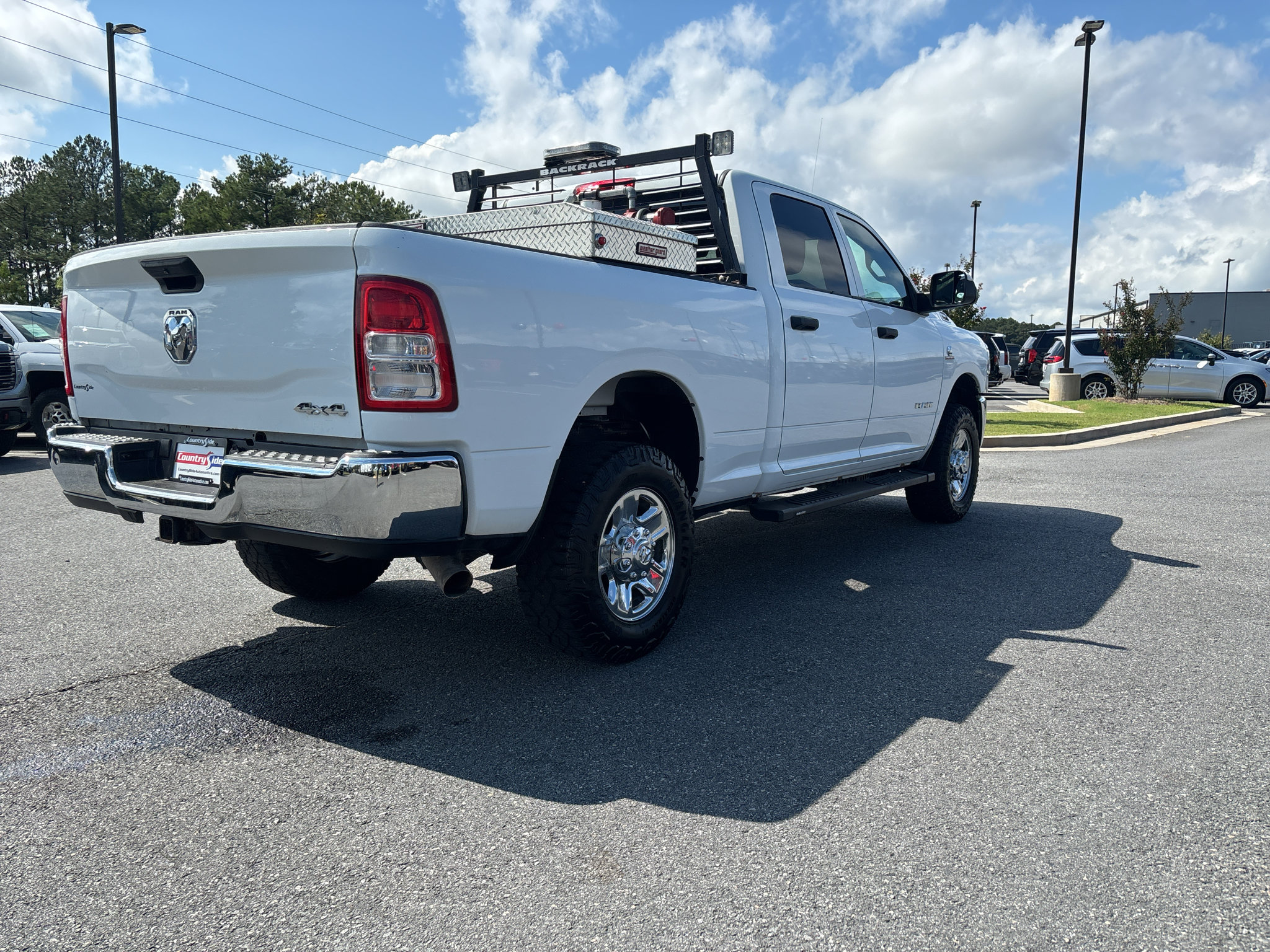 Used 2022 RAM 2500 Tradesman w/ Chrome Appearance Group AWD/4WD image 8