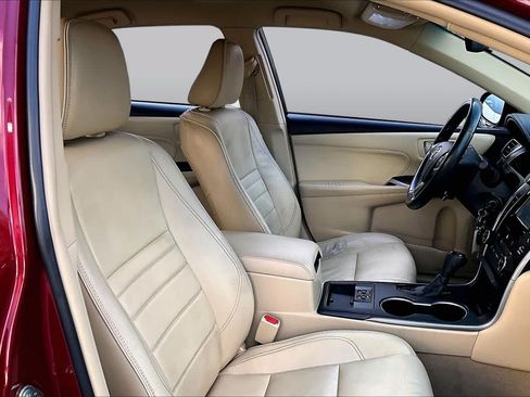 Used 2015 Toyota Camry XLE FWD image 9
