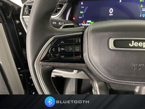 Used 2022 Jeep Grand Cherokee Overland w/ Luxury Tech Group IV image 24