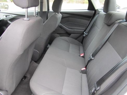 Used 2015 Ford Focus S image 25