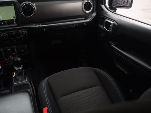 Used 2022 Jeep Wrangler Unlimited Rubicon 4xe w/ Steel Bumper Group image 14