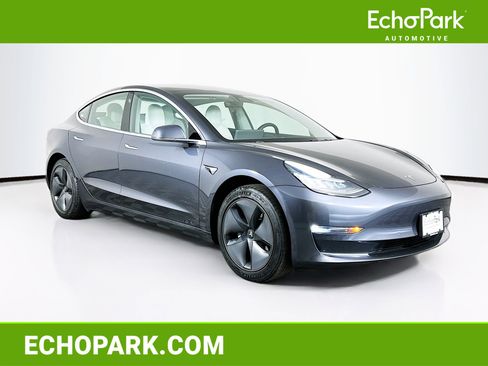 Used 2019 Tesla Model 3 Standard Range image 1
