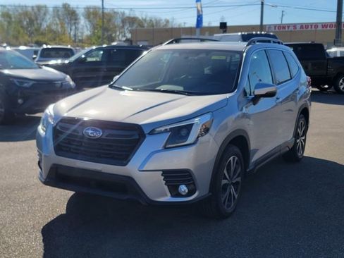 Used 2023 Subaru Forester Limited image 10