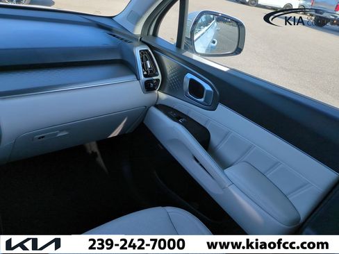 Certified 2023 Kia Sorento SX Prestige w/ Panoramic Sunroof Package image 17
