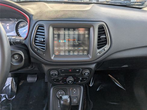 Used 2018 Jeep Compass Trailhawk image 19