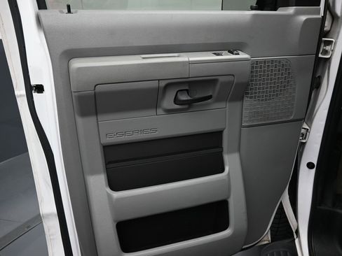 Used 2012 Ford E-350 and Econoline 350 XLT image 20