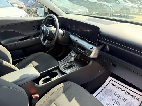 Used 2025 Hyundai Kona SEL FWD image 25