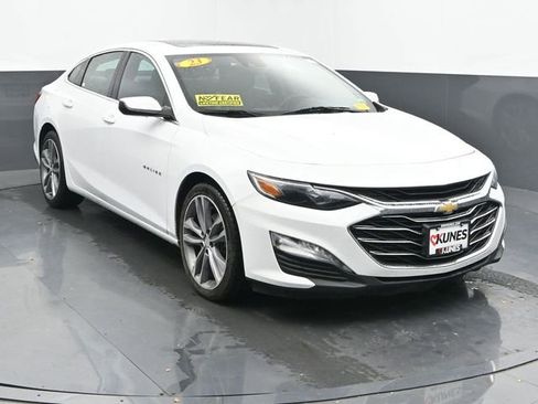Used 2023 Chevrolet Malibu LT image 2