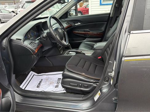 Used 2011 Honda Crosstour EX-L image 12