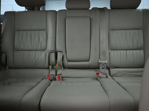 Used 2004 Toyota Land Cruiser AWD/4WD image 27