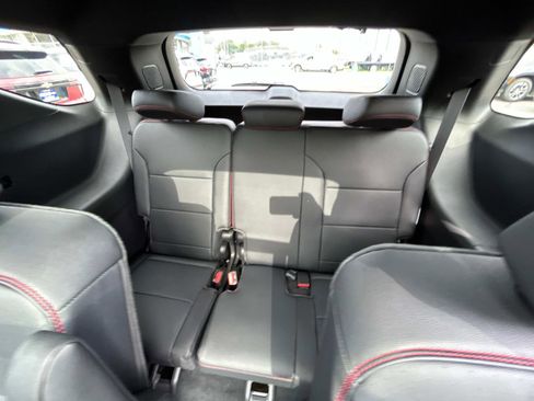 New 2026 Chevrolet Traverse RS w/ LPO, Floor Liner Package FWD image 17