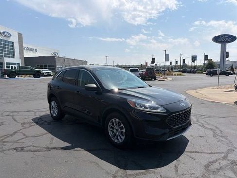 Used 2022 Ford Escape SE AWD/4WD image 2