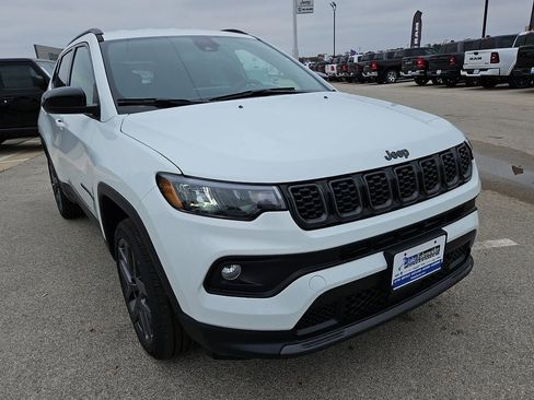 New 2026 Jeep Compass Latitude image 10