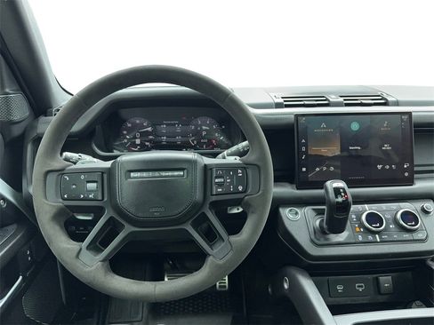 Used 2023 Land Rover Defender 110 V8 image 19