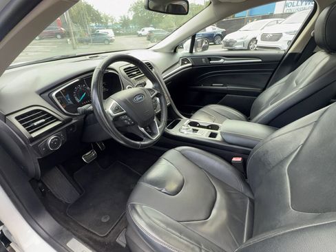 Used 2018 Ford Fusion Titanium AWD/4WD image 16