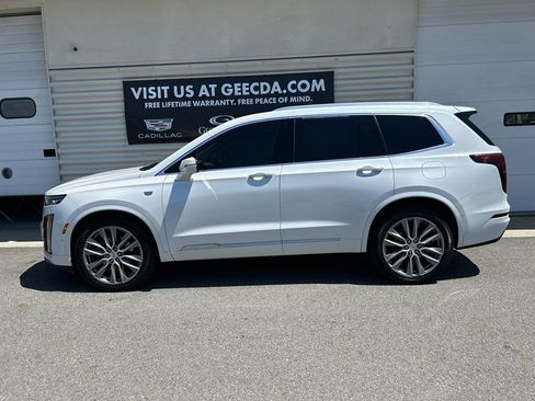 Used 2022 Cadillac XT6 Premium Luxury w/ Platinum Package AWD/4WD image 7