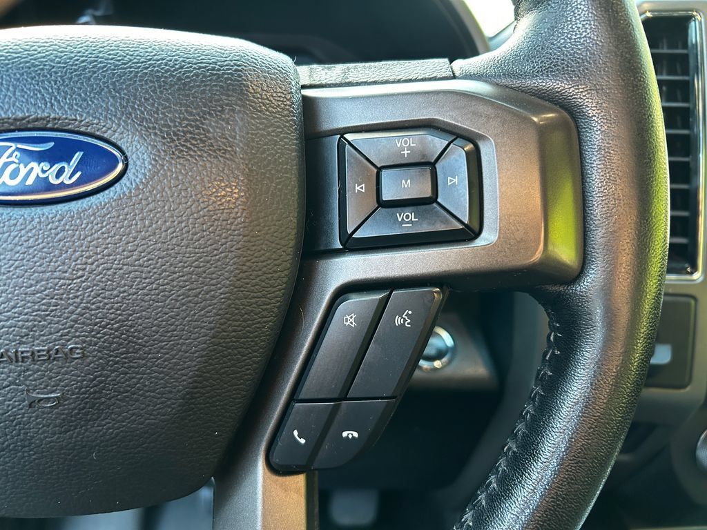 Used 2019 Ford Expedition XLT w/ Equipment Group 202A AWD/4WD image 18