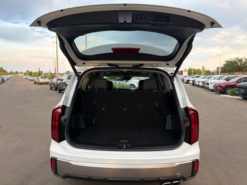 Used 2025 Kia Telluride S AWD/4WD image 18