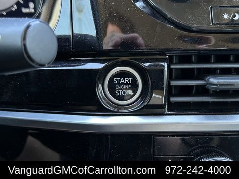 Used 2024 Nissan Pathfinder Platinum image 23