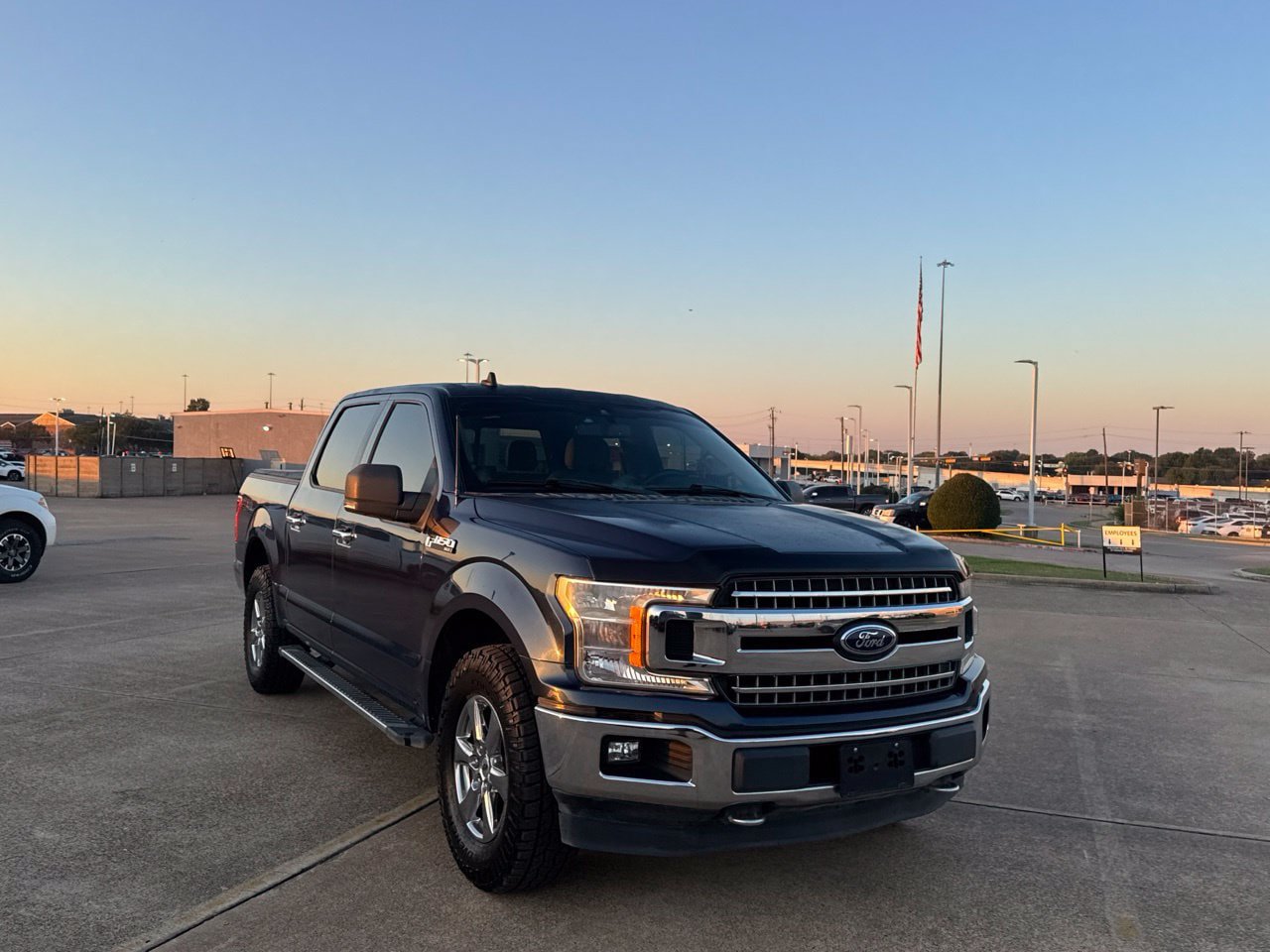 Used 2019 Ford F150 XLT w/ Equipment Group 302A Luxury AWD/4WD image 3