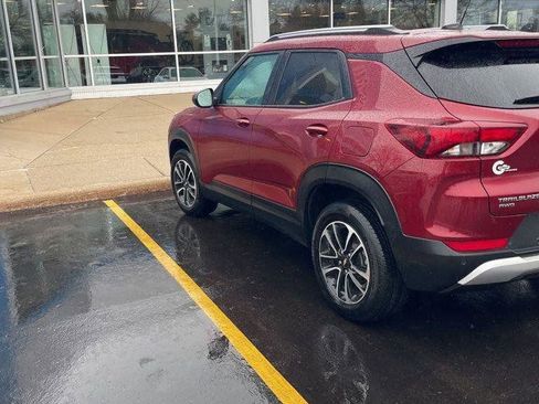 Used 2024 Chevrolet TrailBlazer LT w/ Driver Confidence Package image 2