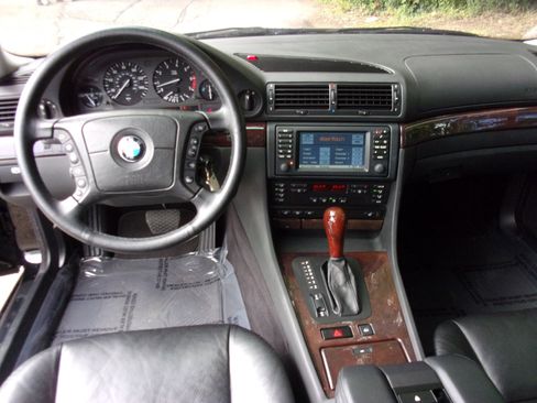 Used 2001 BMW 740iL image 13