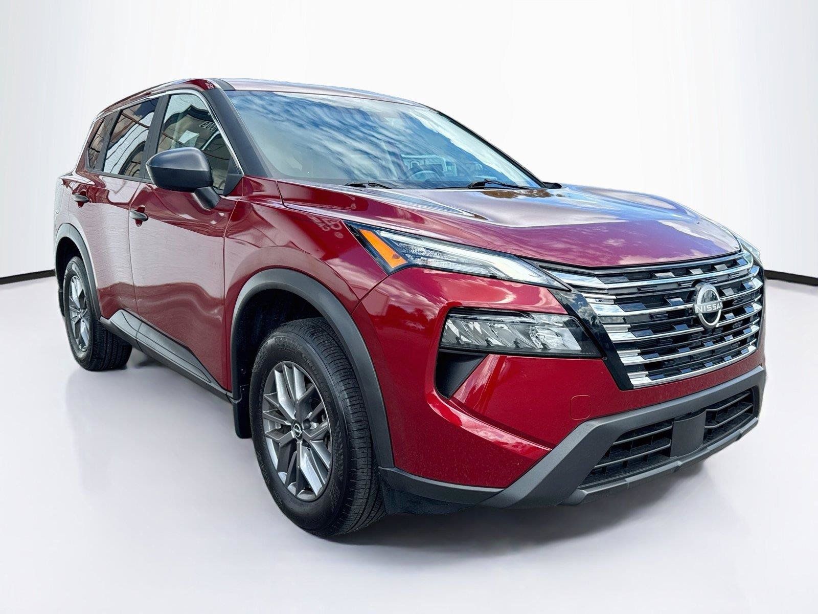 Used 2025 Nissan Rogue S FWD image 7