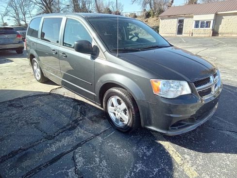 Used 2011 Dodge Grand Caravan Mainstreet w/ PWR Convenience Group image 2