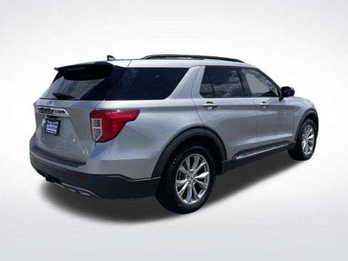 Used 2021 Ford Explorer XLT w/ Equipment Group 202A RWD image 4