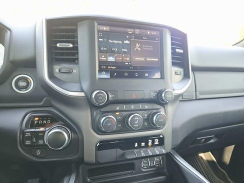 Used 2022 RAM 1500 Big Horn AWD/4WD image 25