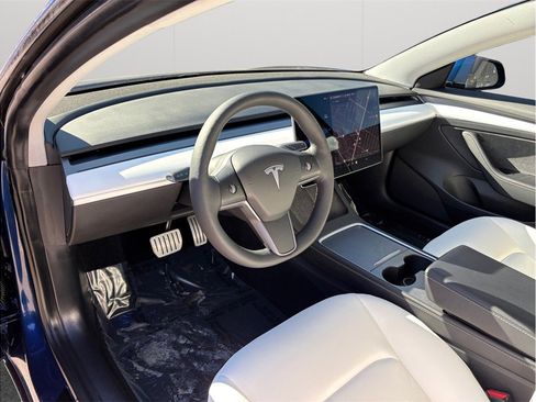 Used 2021 Tesla Model 3 Performance image 6
