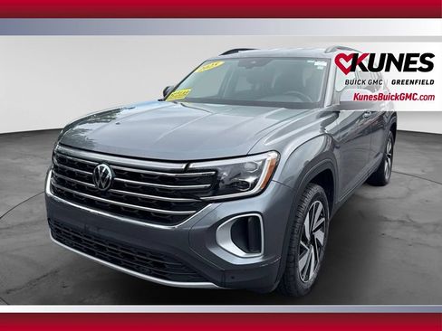 Used 2025 Volkswagen Atlas SE FWD image 12