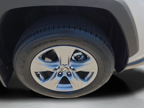 Certified 2025 Toyota RAV4 XLE w/ Convenience Package FWD image 35
