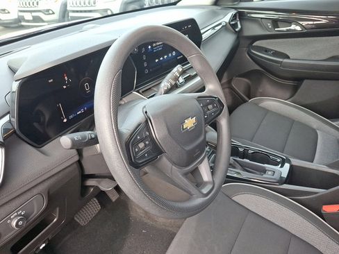 Used 2025 Chevrolet TrailBlazer LT image 25