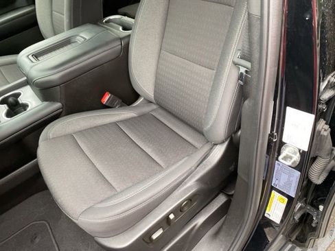 Used 2024 GMC Yukon XL SLE AWD/4WD image 16