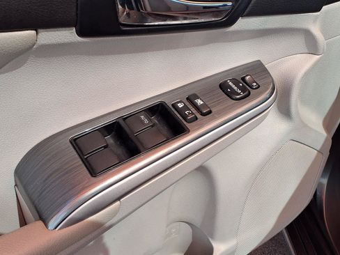Used 2012 Toyota Camry XLE w/ Leather Pkg FWD image 14