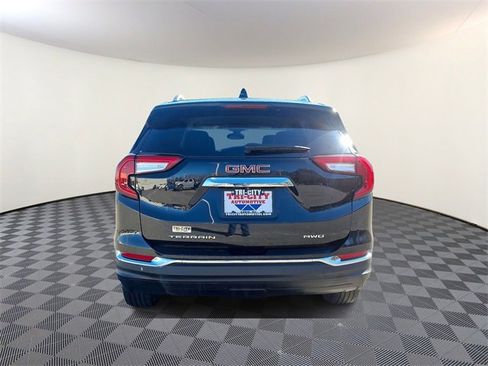 Used 2024 GMC Terrain SLT image 5