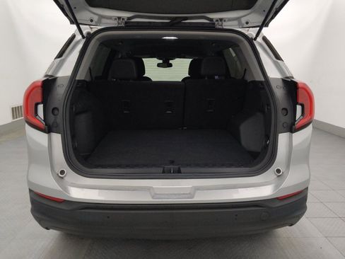 Used 2022 GMC Terrain SLE image 29