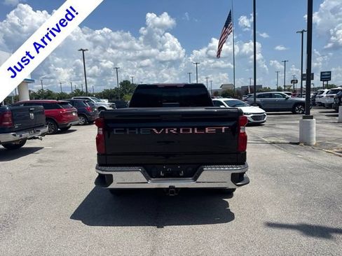 Used 2023 Chevrolet Silverado 1500 LT w/ Convenience Package II AWD/4WD image 4