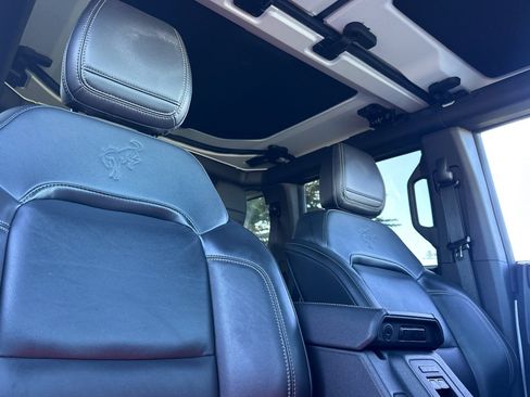 Used 2025 Ford Bronco Badlands AWD/4WD image 16