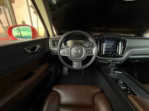 Used 2019 Volvo XC60 T5 Momentum w/ Advanced Package image 54