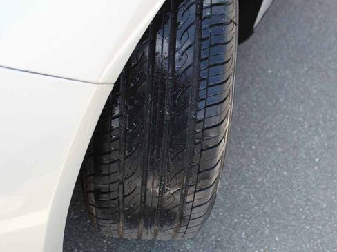 Used 2014 Ford Focus SE w/ SE Sport Package FWD image 28