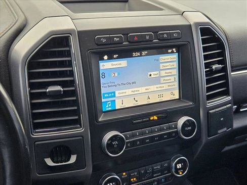 Used 2019 Ford Expedition Platinum image 11