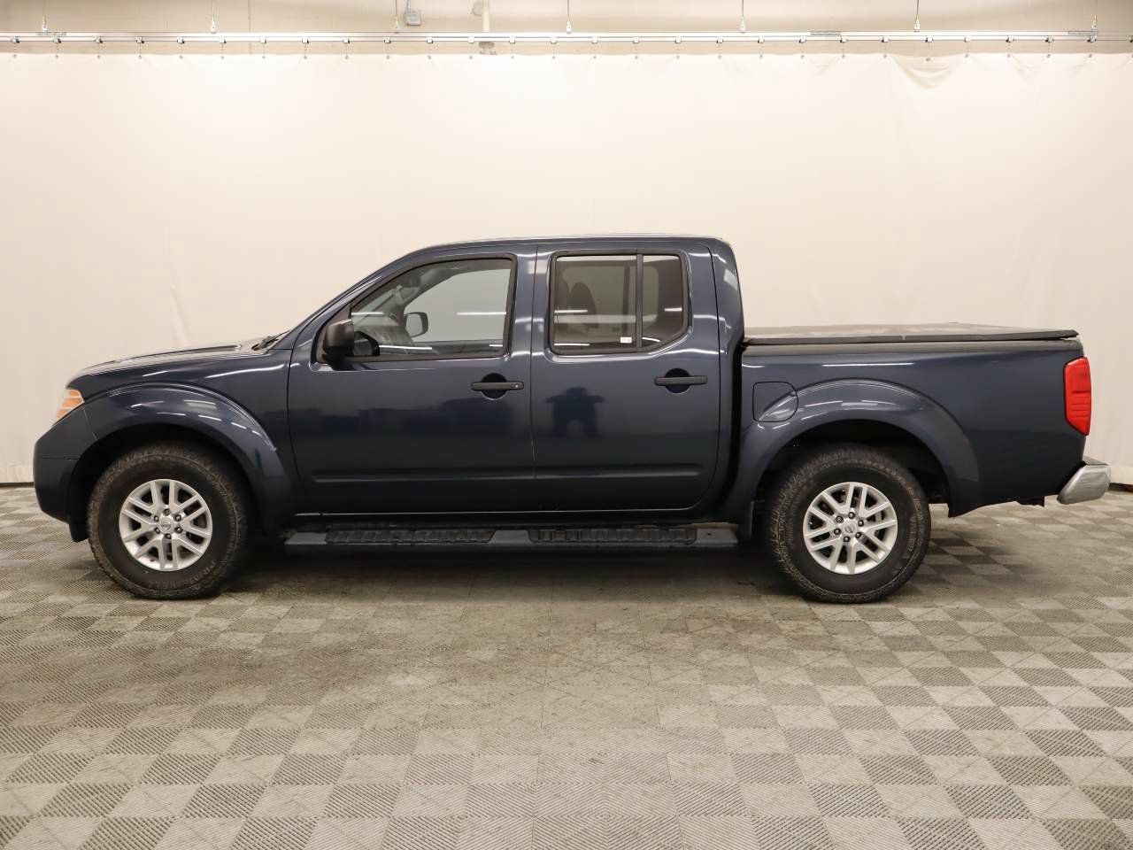 Used 2019 Nissan Frontier SV w/ Value Truck Package RWD image 2